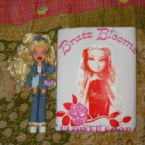 Alwayz Bratz Doll Cloe and Bratz Bloomz Graphic Tee T Shirt XL Extra Large Size